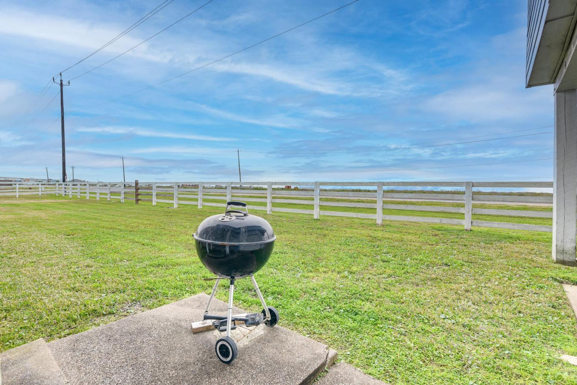 Modern Freeport Home Short Walk To Surfside Beach Exterior foto